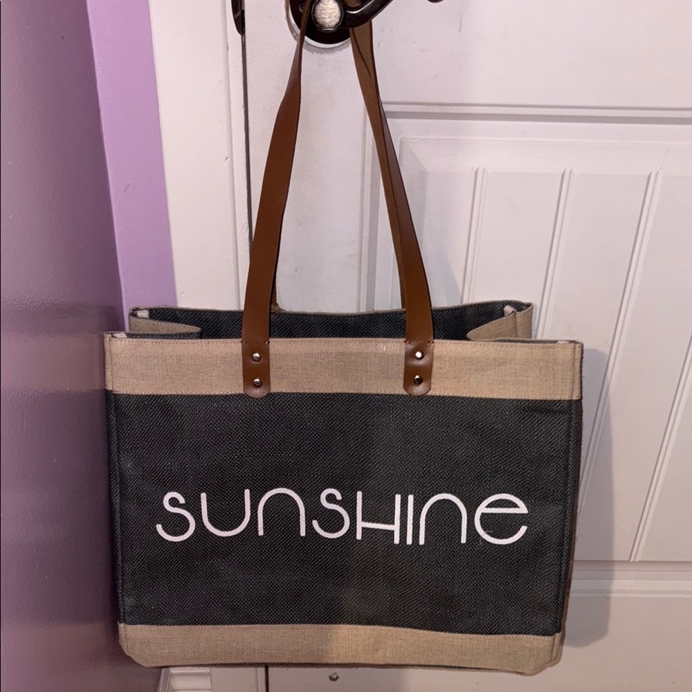 Black and Tan Tote Bag - Picture 1 of 7